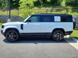2025 Land Rover Defender 130