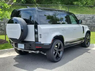 2026 Land Rover Defender 110
