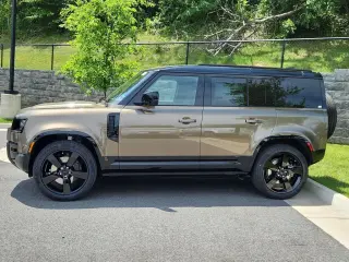2026 Land Rover Defender 110