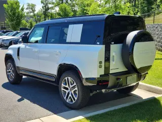 2026 Land Rover Defender 110