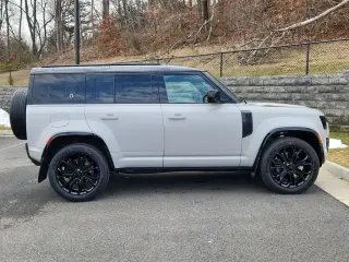 2026 Land Rover Defender 110