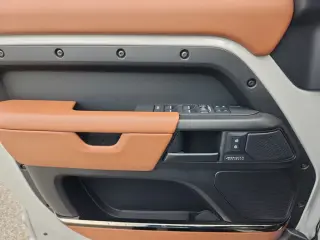 2026 Land Rover Defender 110