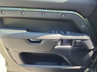 2026 Land Rover Defender 110