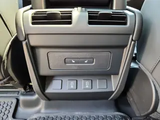 2026 Land Rover Defender 110