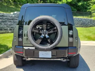 2026 Land Rover Defender 110