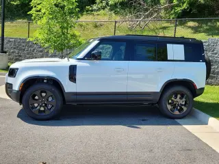 2026 Land Rover Defender 110