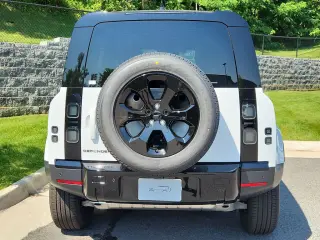 2026 Land Rover Defender 110