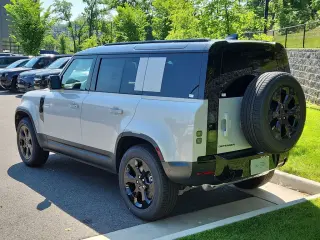 2026 Land Rover Defender 110