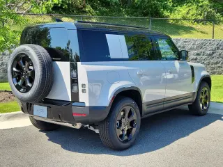 2026 Land Rover Defender 110
