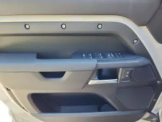 2026 Land Rover Defender 110