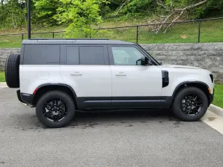 2026 Land Rover Defender 110