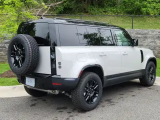 2026 Land Rover Defender 110