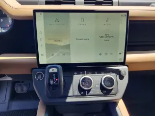 2026 Land Rover Defender 110