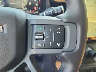 2026 Land Rover Defender 110