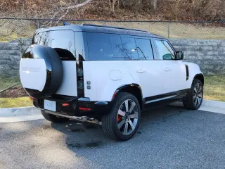 2026 Land Rover Defender 110