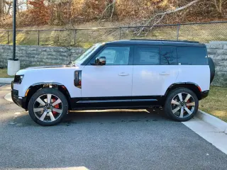 2026 Land Rover Defender 110