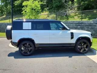 2026 Land Rover Defender 110