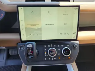 2026 Land Rover Defender 110