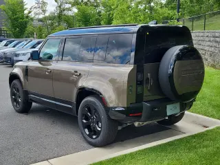2026 Land Rover Defender 110