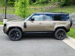 2026 Land Rover Defender 110