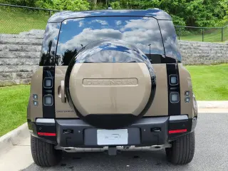2026 Land Rover Defender 110