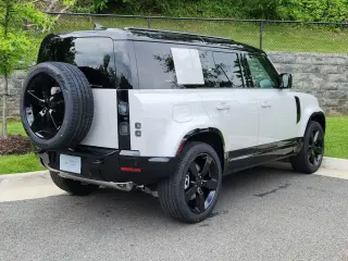 2026 Land Rover Defender 110