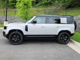 2026 Land Rover Defender 110