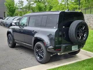 2026 Land Rover Defender 110