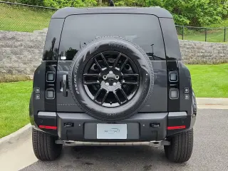 2026 Land Rover Defender 110