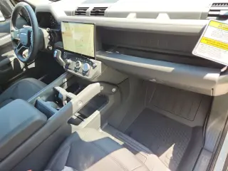 2026 Land Rover Defender 110