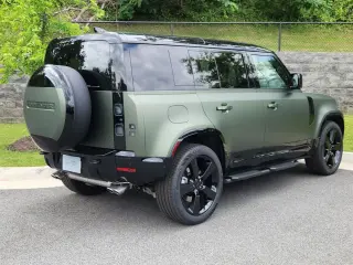 2026 Land Rover Defender 110