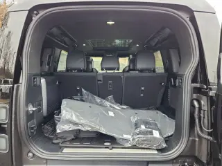 2026 Land Rover Defender 110 Octa Black