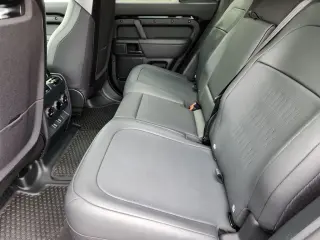 2026 Land Rover Defender 110 Octa Black