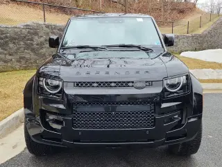 2026 Land Rover Defender 110 Octa Black