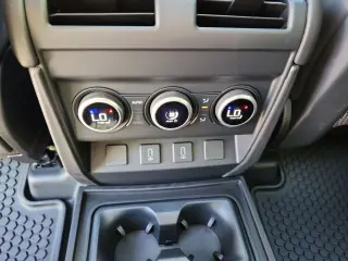 2026 Land Rover Defender 130