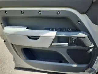 2026 Land Rover Defender 130