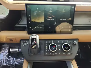 2025 Land Rover Defender 130