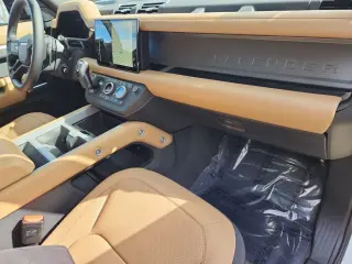 2025 Land Rover Defender 130
