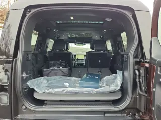 2026 Land Rover Defender 130