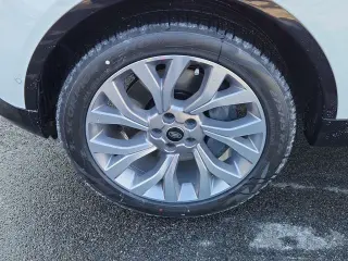 2026 Land Rover Discovery