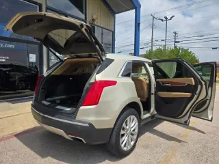 2017 CADILLAC XT5