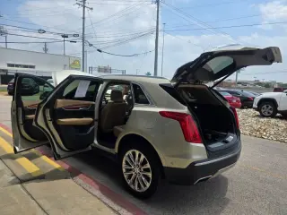 2017 CADILLAC XT5