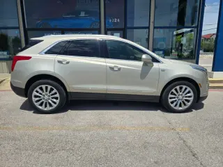 2017 CADILLAC XT5
