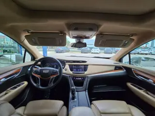 2017 CADILLAC XT5