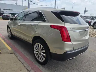 2017 CADILLAC XT5