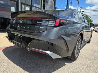 2025 Hyundai Sonata Hybrid