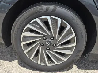2025 Hyundai Sonata Hybrid