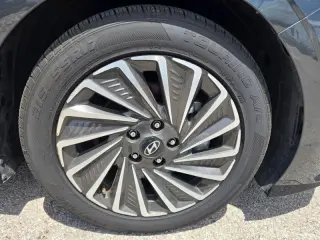 2025 Hyundai Sonata Hybrid