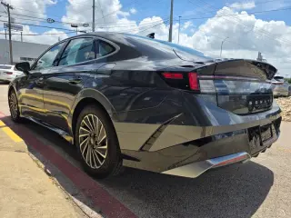 2025 Hyundai Sonata Hybrid