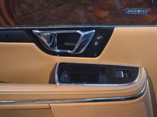 2016 Jaguar XJ